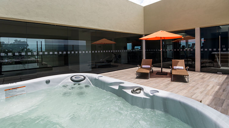 Holiday Inn Express Mexico Aeropuerto Pool