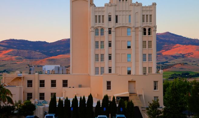 Ashland Springs Hotel Exterior