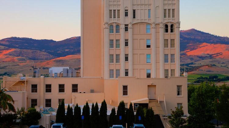 Ashland Springs Hotel Exterior