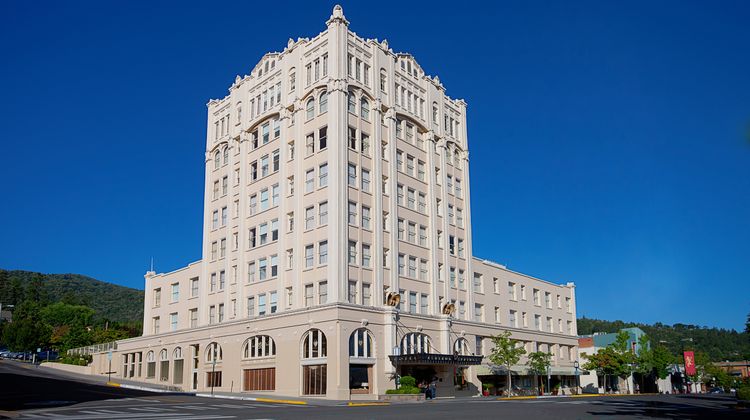 Ashland Springs Hotel Exterior