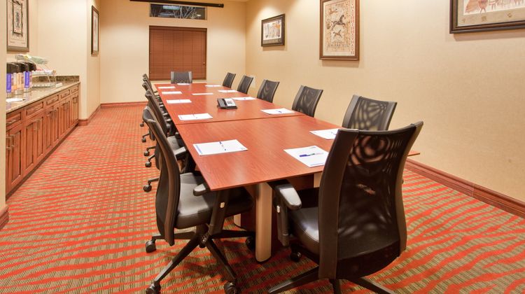 Holiday Inn Express And Suite East Meeting