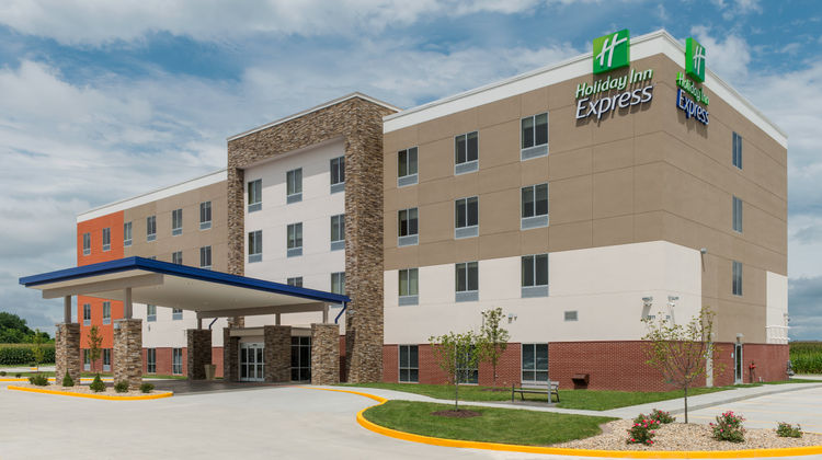 Holiday Inn Express Troy Exterior