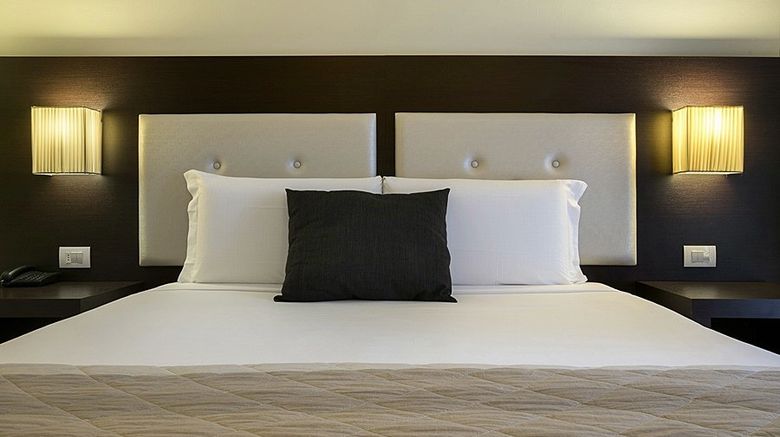 <b>Executive Hotel Room</b>. Images powered by <a href="https://www.leonardoworldwide.com/" title="Leonardo Worldwide" target="_blank">Leonardo</a>.