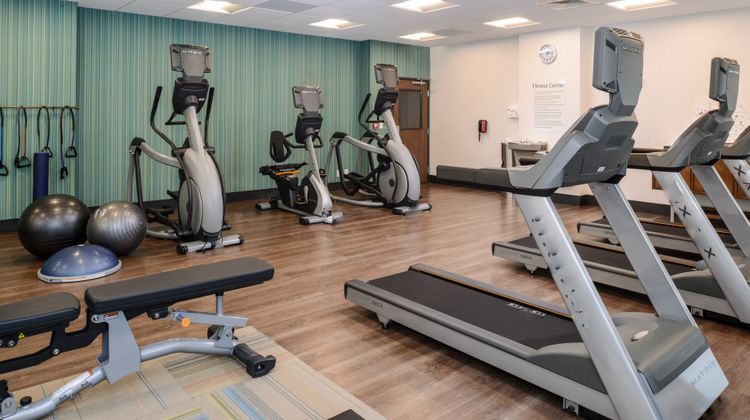 Holiday Inn Express & Suites Alachua Health Club