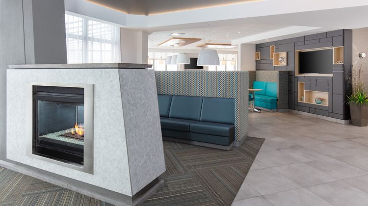 Holiday Inn Express Quebec City Lobby