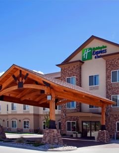Holiday Inn Express Hotel & Suites