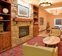 Holiday Inn Express And Suite East Lobby