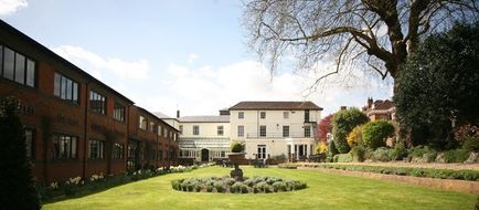 Winchester Royal Hotel Exterior