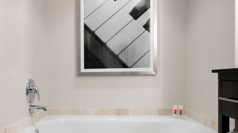 <b>Loews Atlanta Hotel Room</b>. Images powered by <a href="https://leonardo.com/" title="Leonardo Worldwide" target="_blank">Leonardo</a>.