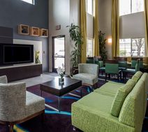 Holiday Inn Express Lobby