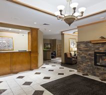 Chicago Club Inn & Suites Lobby