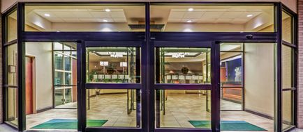 Holiday Inn Springdale Exterior