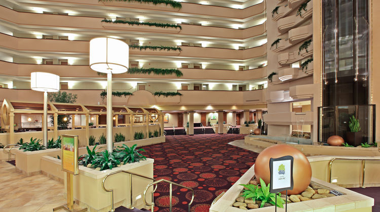 Holiday Inn Springdale Lobby