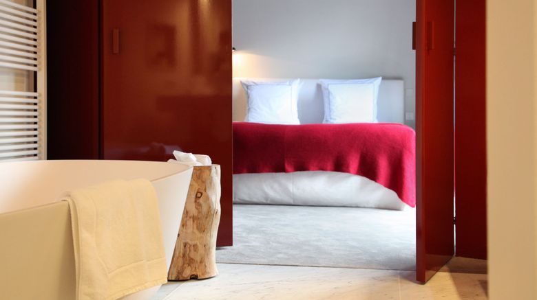 <b>Hotel Julien Room</b>. Images powered by <a href="https://www.leonardoworldwide.com/" title="Leonardo Worldwide" target="_blank">Leonardo</a>.
