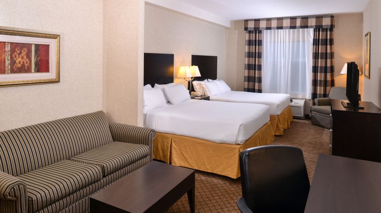 Holiday Inn Express & Suites Halifax Air Room