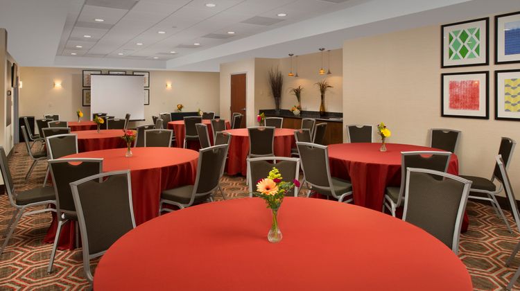 Holiday Inn Express Baltimore/Stadiums Meeting