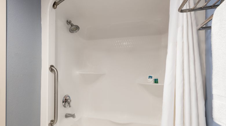 <b>Holiday Inn Express Cambridge Room</b>. Images powered by <a href="https://www.leonardoworldwide.com/" title="Leonardo Worldwide" target="_blank">Leonardo</a>.