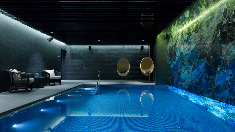 Lotte Hotel Pool