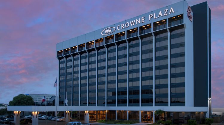 Crowne Plaza San Antonio Airport Exterior
