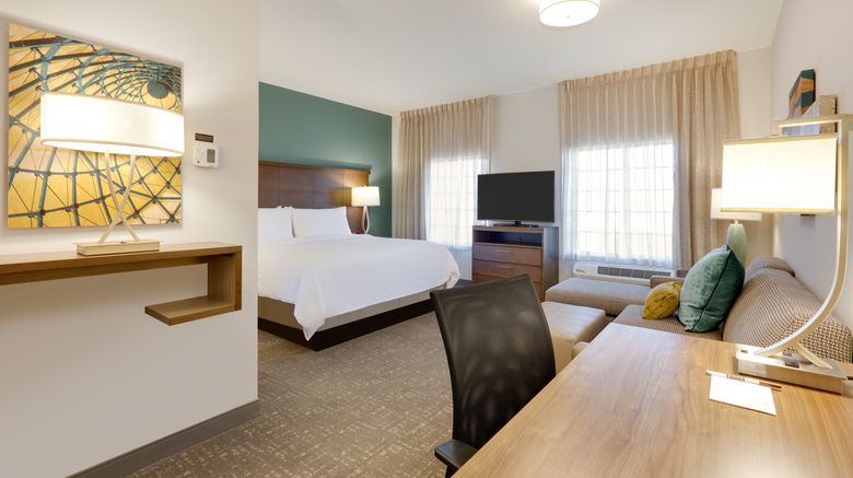 <b>Staybridge Suites Downtown Suite</b>. Images powered by <a href="https://www.leonardoworldwide.com/" title="Leonardo Worldwide" target="_blank">Leonardo</a>.