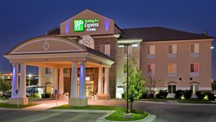 Holiday Inn Express Wichita Airport