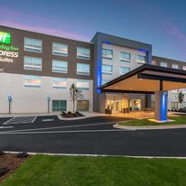 Holiday Inn Express & Suites Gainesville