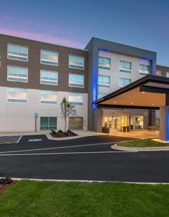 Holiday Inn Express & Suites Gainesville