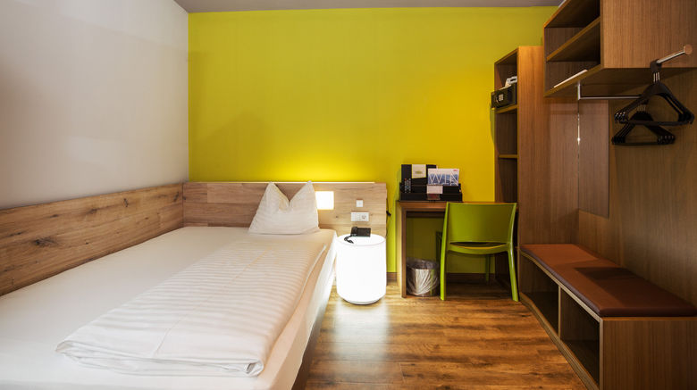 <b>Basic Hotel Innsbruck Room</b>. Images powered by <a href="https://www.leonardoworldwide.com/" title="Leonardo Worldwide" target="_blank">Leonardo</a>.