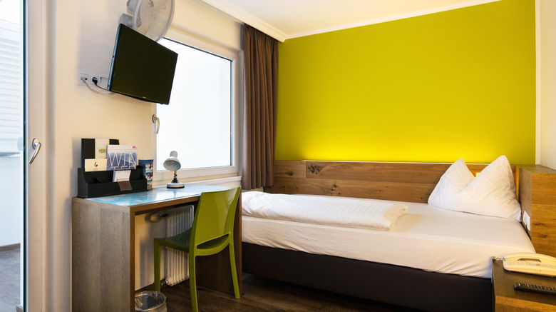 <b>Basic Hotel Innsbruck Room</b>. Images powered by <a href="https://www.leonardoworldwide.com/" title="Leonardo Worldwide" target="_blank">Leonardo</a>.