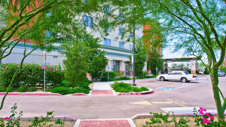 Holiday Inn & Suites Phoenix Airport Exterior