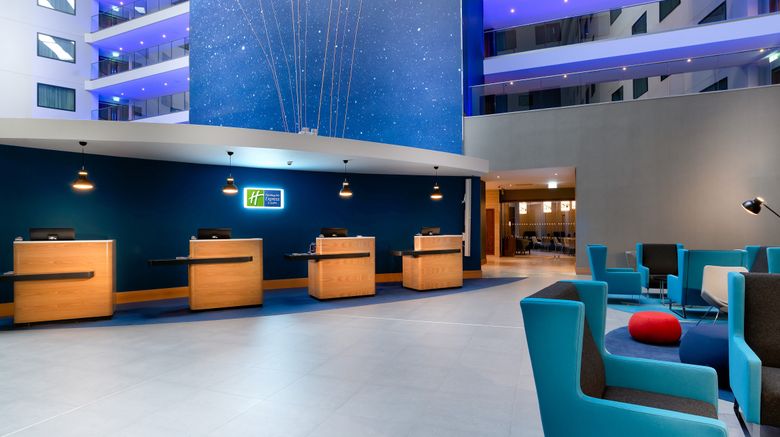 <b>Holiday Inn Express Heathrow T4 Lobby</b>. Images powered by <a href="https://www.leonardoworldwide.com/" title="Leonardo Worldwide" target="_blank">Leonardo</a>.