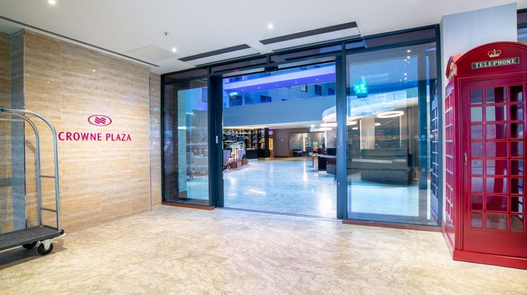 Crowne Plaza Heathrow T4 Exterior