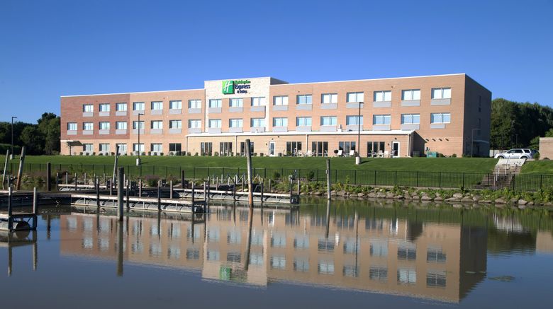 Holiday Inn Express  and  Suites Port Huron Exterior. Images powered by <a href="https://www.leonardoworldwide.com" target="_blank" rel="noopener">Leonardo</a>.