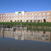 Holiday Inn Express & Suites Port Huron