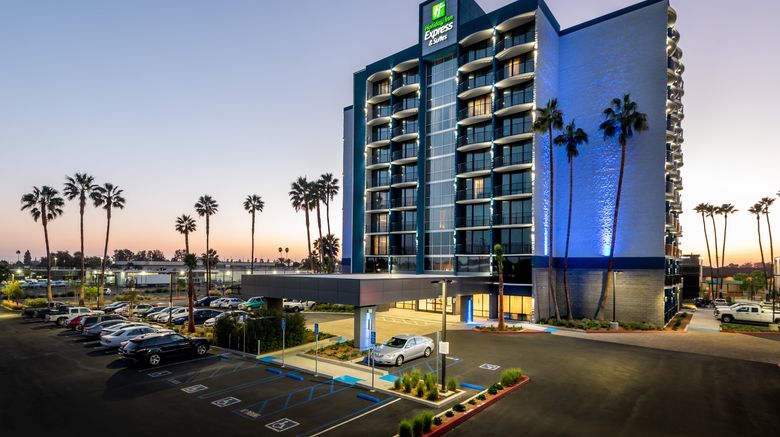 <b>Holiday Inn Express & Suites Santa Ana Exterior</b>. Images powered by <a href="https://www.leonardoworldwide.com/" title="Leonardo Worldwide" target="_blank">Leonardo</a>.
