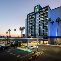 Holiday Inn Express & Suites Santa Ana