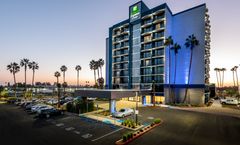 Holiday Inn Express & Suites Santa Ana