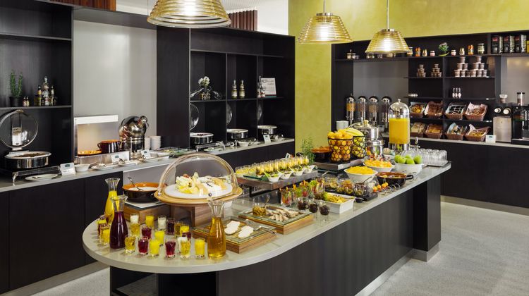 Staybridge Suites al Khobar Restaurant
