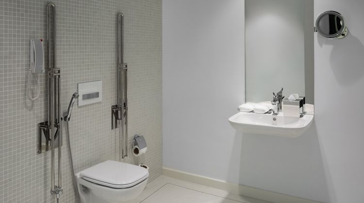 Staybridge Suites al Khobar Room