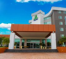 Holiday Inn Express Exterior