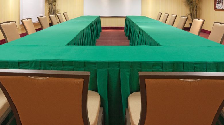 <b>Holiday Inn Express Meeting</b>. Images powered by <a href="https://www.leonardoworldwide.com/" title="Leonardo Worldwide" target="_blank">Leonardo</a>.