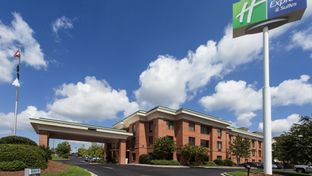 Holiday Inn Express Hotel & Suites