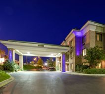 Holiday Inn Express Hotel & Suites Exterior