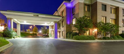 Holiday Inn Express Hotel & Suites Exterior