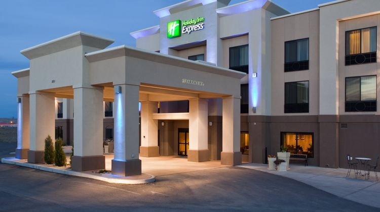 Holiday Inn Express Exterior