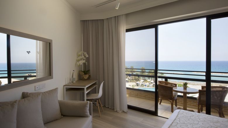 <b>Venus Beach Hotel Room</b>. Images powered by <a href="https://www.leonardoworldwide.com/" title="Leonardo Worldwide" target="_blank">Leonardo</a>.