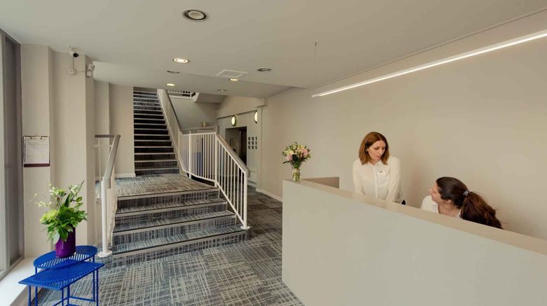 <b>Premier Suites Reading Lobby</b>. Images powered by <a href="https://www.leonardoworldwide.com/" title="Leonardo Worldwide" target="_blank">Leonardo</a>.