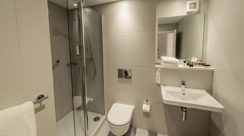 <b>Premier Suites Reading Room</b>. Images powered by <a href="https://www.leonardoworldwide.com/" title="Leonardo Worldwide" target="_blank">Leonardo</a>.