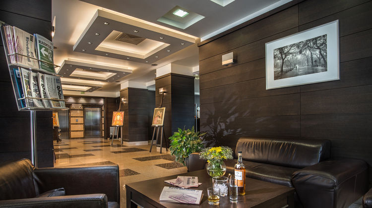 Rosslyn Central Park Hotel Lobby