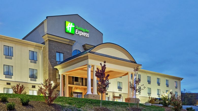 <b>Holiday Inn Express Troutville - Roanoke Exterior</b>. Images powered by <a href="https://www.leonardoworldwide.com/" title="Leonardo Worldwide" target="_blank">Leonardo</a>.